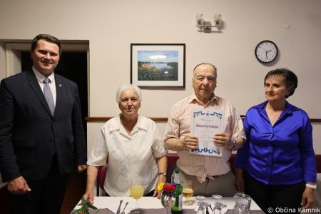 Slavnostna podelitev priznanj in cvetja briljantnim, bisernim in zlatim parom (14)